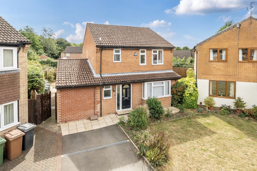 Property photo 1 of 12 Ringwood Elevated