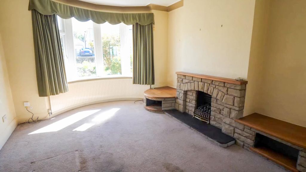 Property photo 3 of 13 Living Room