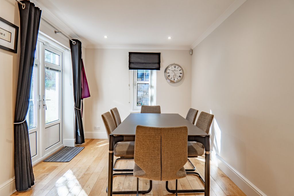 Additional image 12 of 4 bed flat for saleIsland Bank Road, Inverness IV2