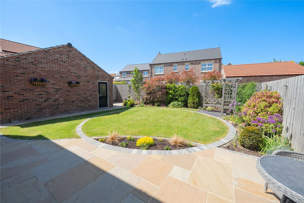 Property photo 2 of 19 Picture No. 04