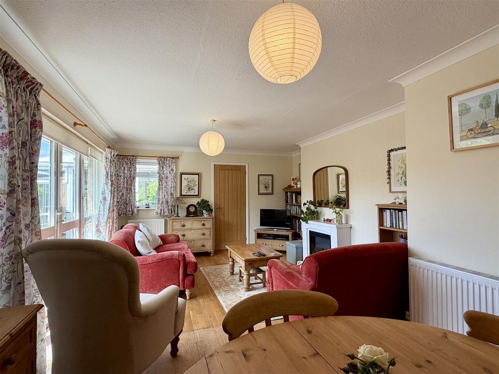 Property photo 3 of 35