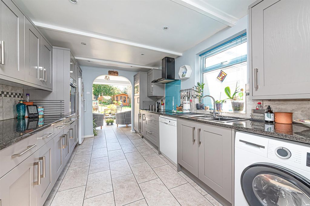 Property photo 3 of 23 113 St Michaels Road (14).Jpg