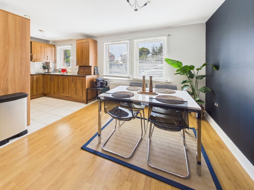 Property photo 2 of 18 Dining Area