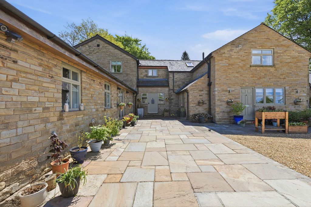 Property photo 1 of 26