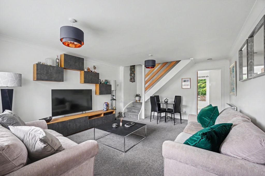 Property photo 3 of 15 5250436