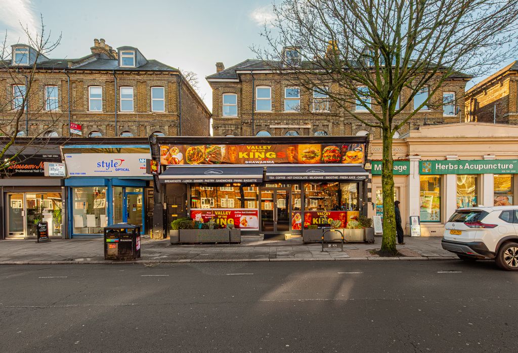 Property photo 1 of 15 Stroud Green Road 137-001