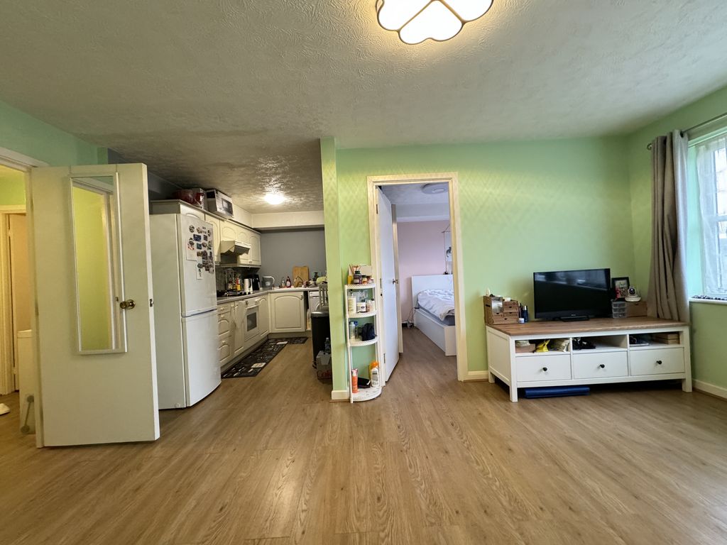 Property photo 3 of 14
