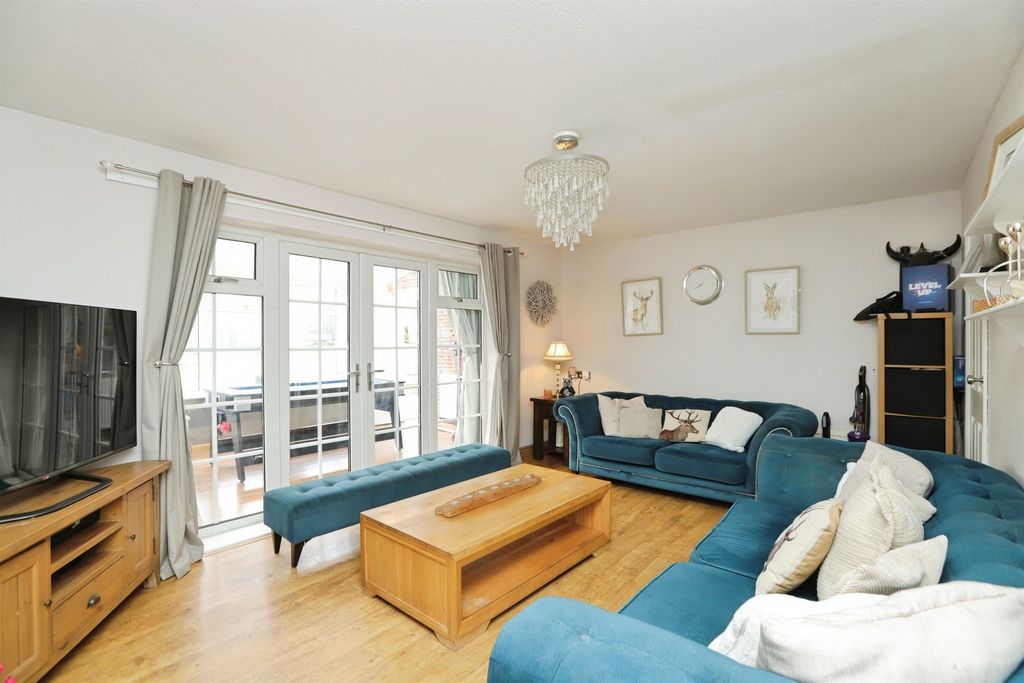 Property photo 3 of 36
