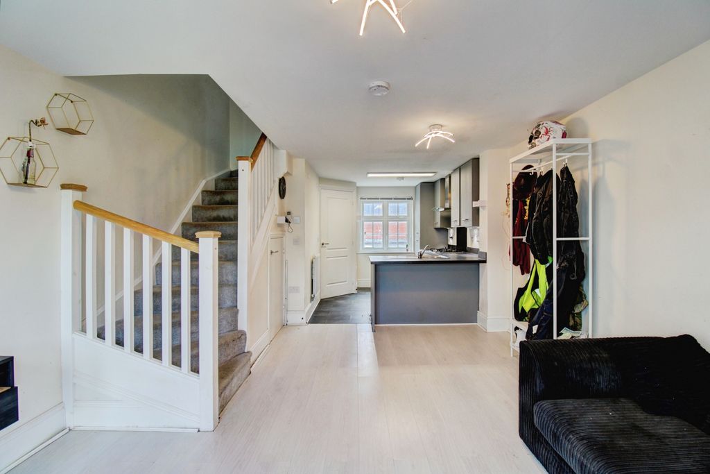 Property photo 3 of 16 Open Plan Living (Reverse View)