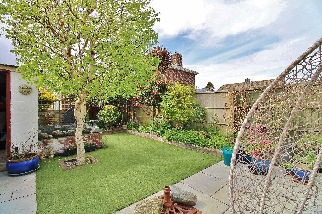 Property photo 2 of 27