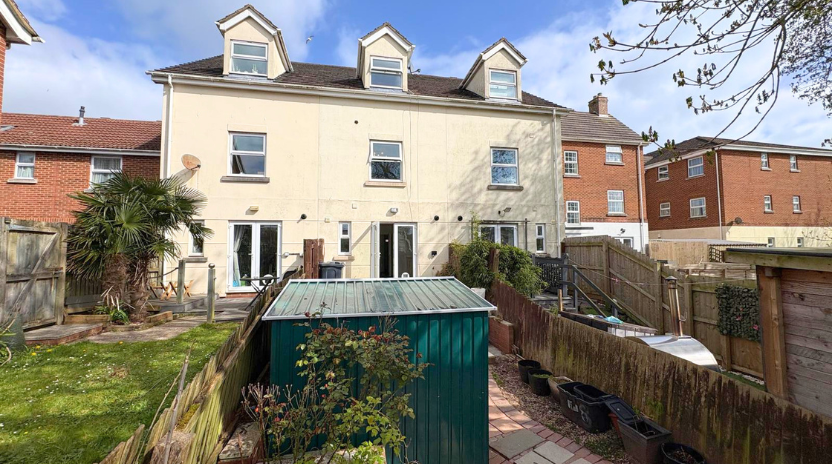 Property photo 2 of 17