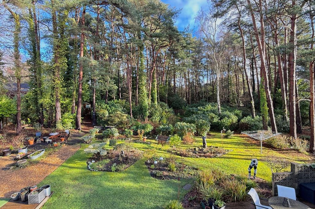 Property photo 3 of 35 Gallery