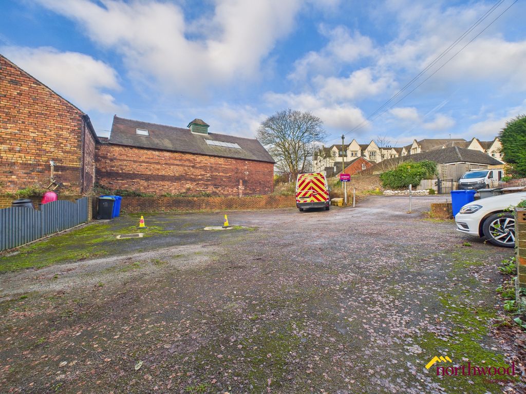 Property photo 2 of 13