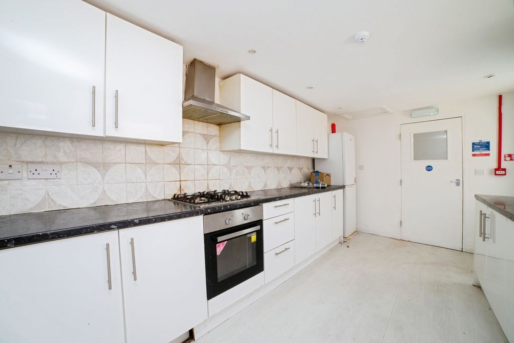 Property photo 3 of 17 Photo