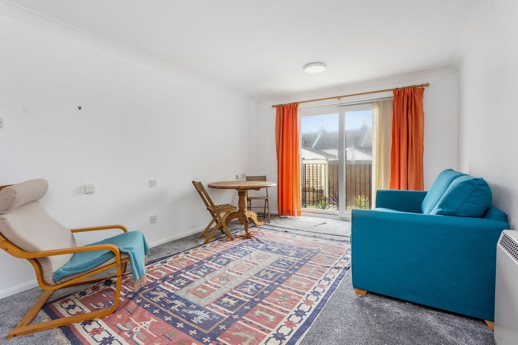 Property photo 2 of 24