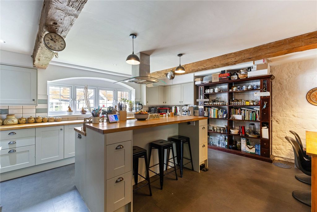 Property photo 3 of 15 Kitchen