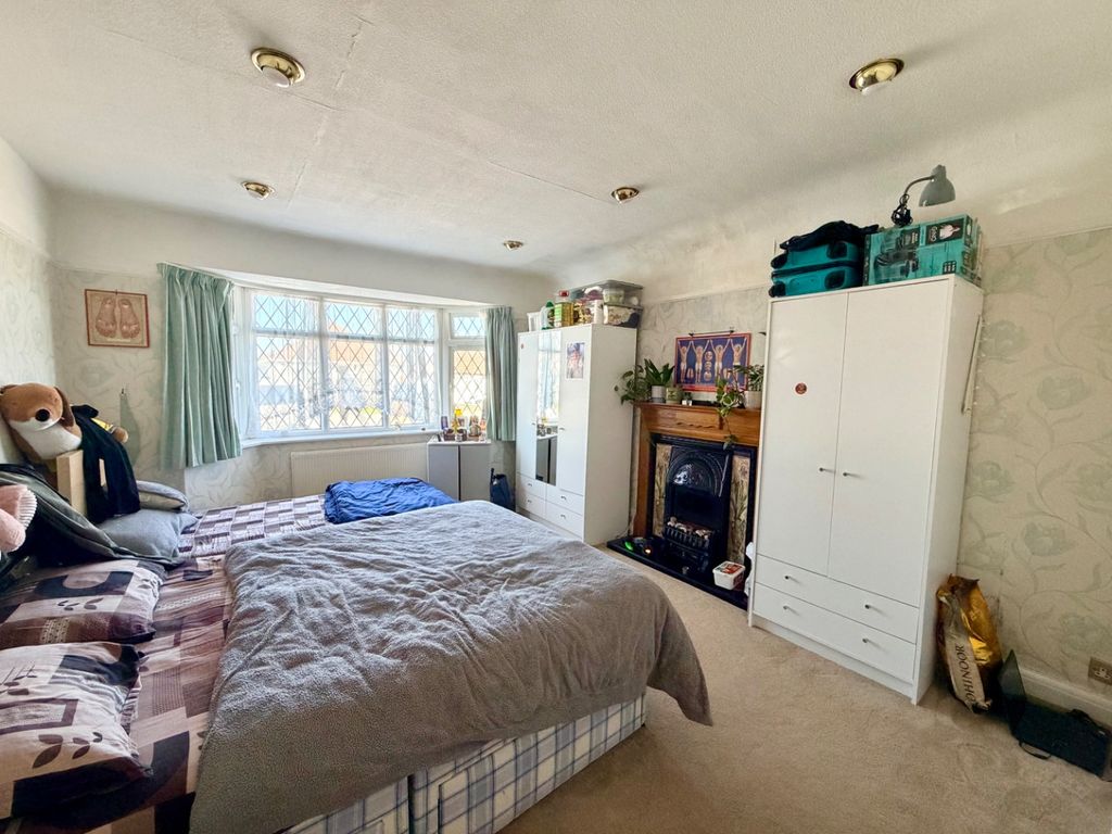 Property photo 3 of 11 5024473