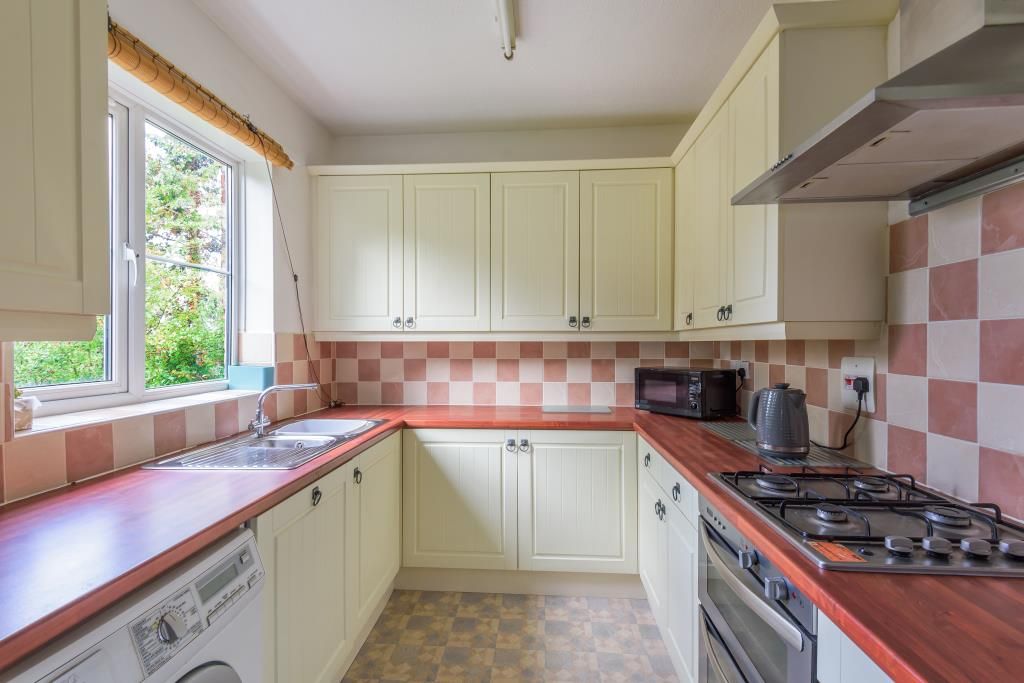 Property photo 3 of 14 Kitchen