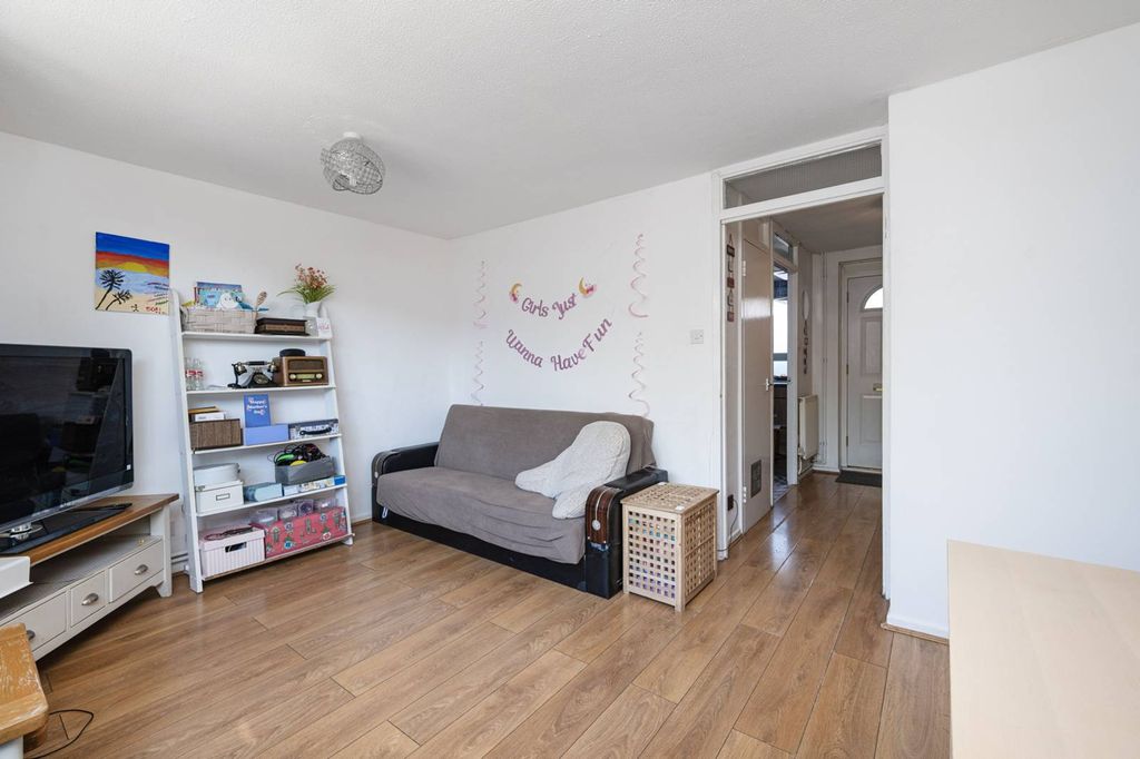 Property photo 3 of 7