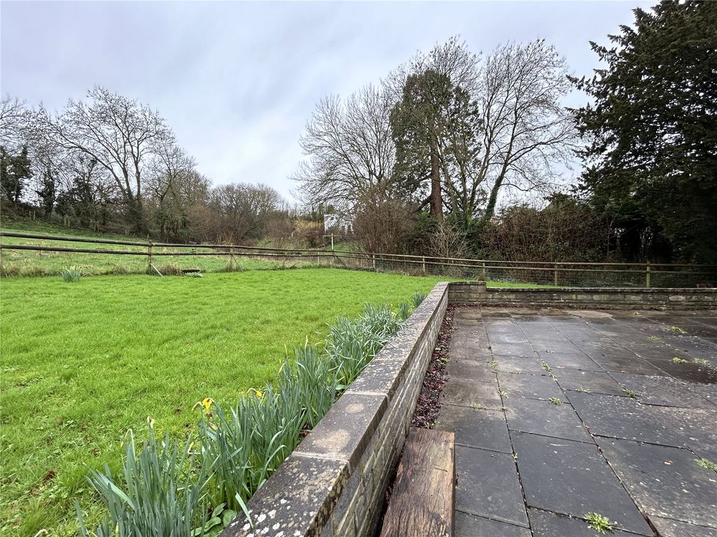 Property photo 2 of 18 Picture No. 29