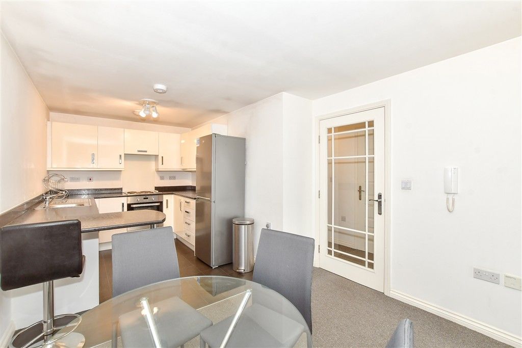 Property photo 3 of 8 Kitchen/Diner