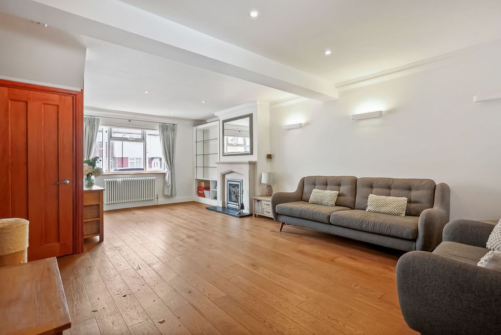 Property photo 3 of 17