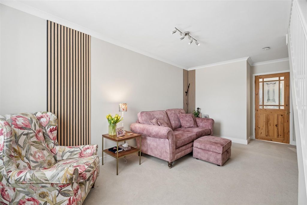 Property photo 2 of 19 Sitting Room