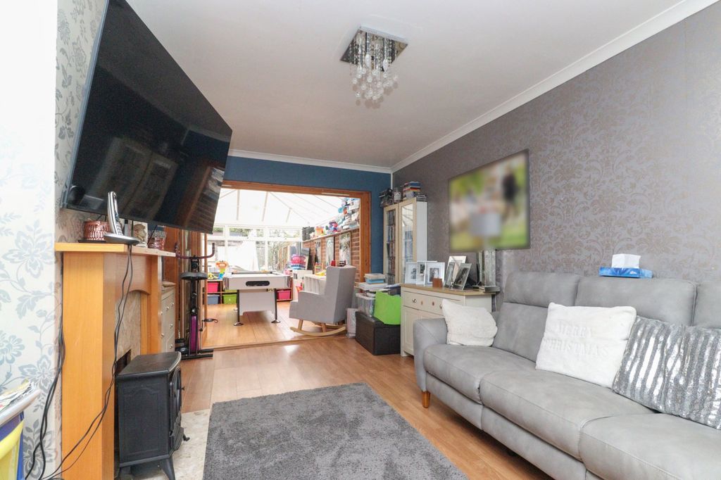 Property photo 3 of 17 Picture 3