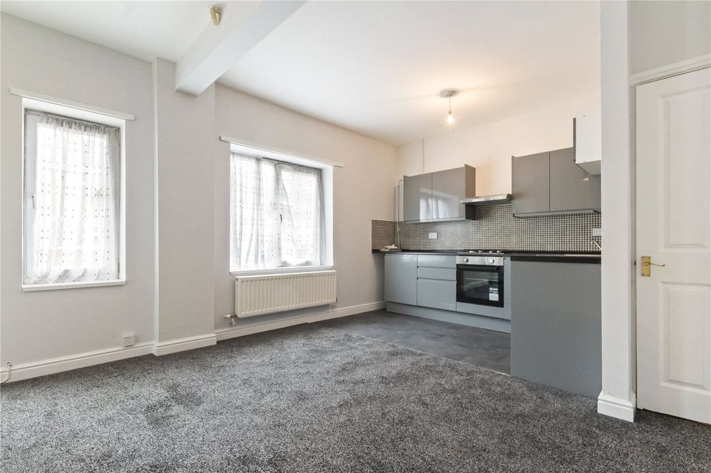 Property photo 3 of 8 Picture No. 02