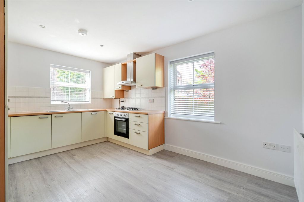 Property photo 2 of 15 Picture No. 17
