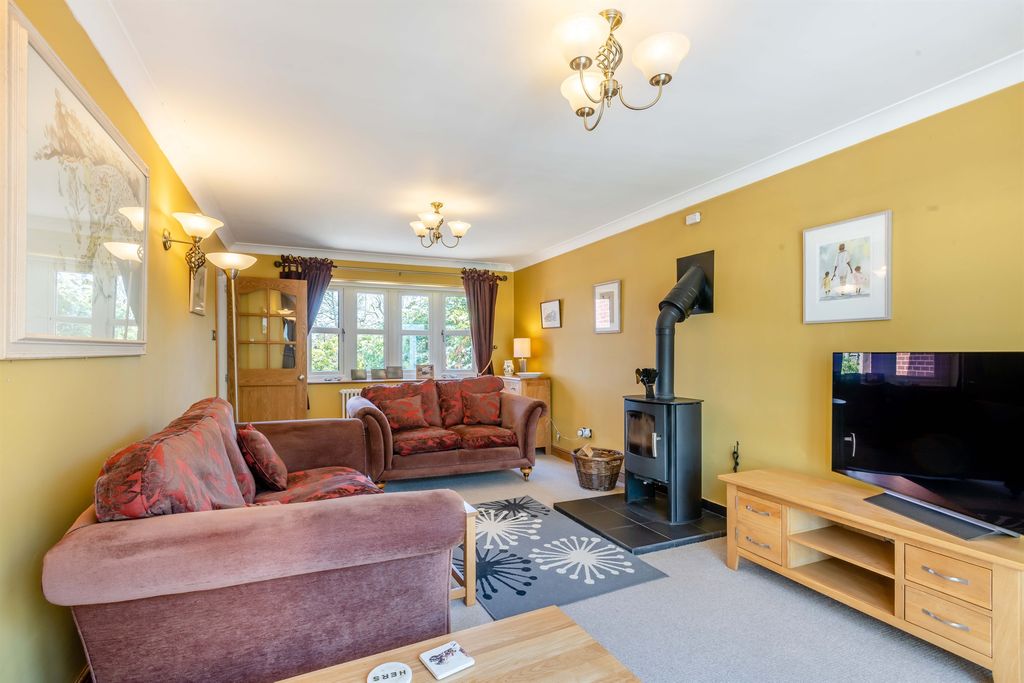 Property photo 2 of 17
