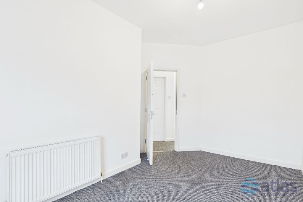 Property photo 3 of 6 Bedroom 1