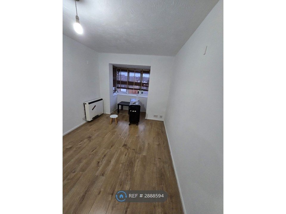 Property photo 2 of 7 Living Room