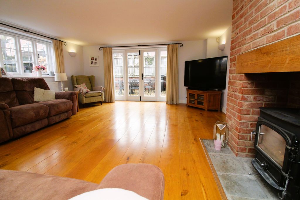 Property photo 2 of 36 Img_3495