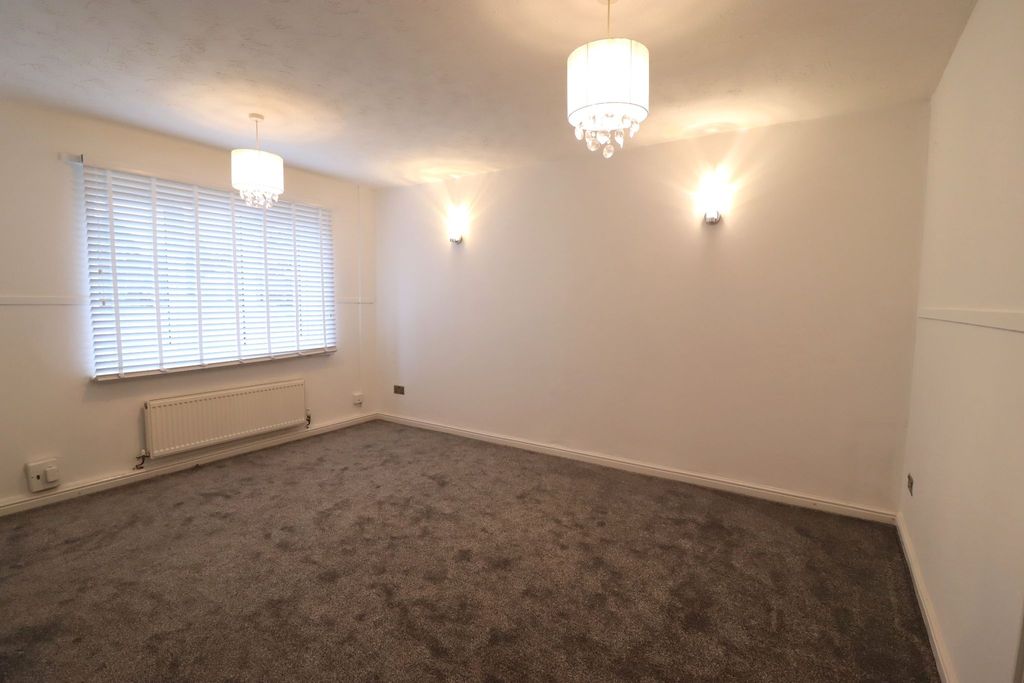 Property photo 3 of 18 Photograph 3