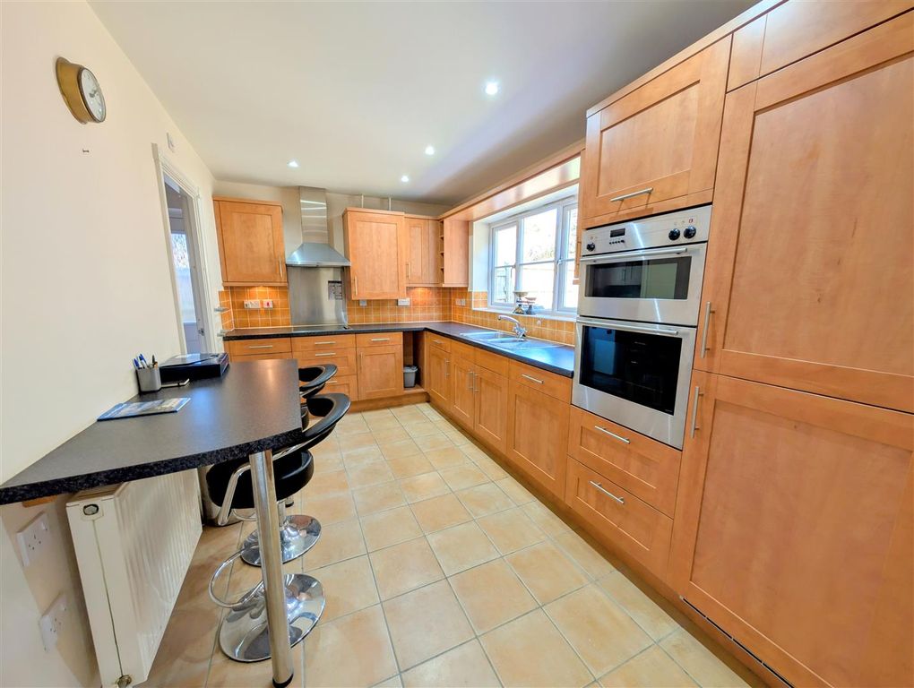 Property photo 2 of 18