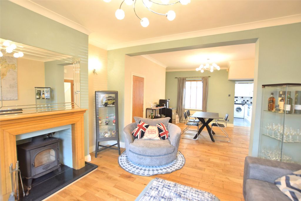 Property photo 3 of 10 Living Room/Diner