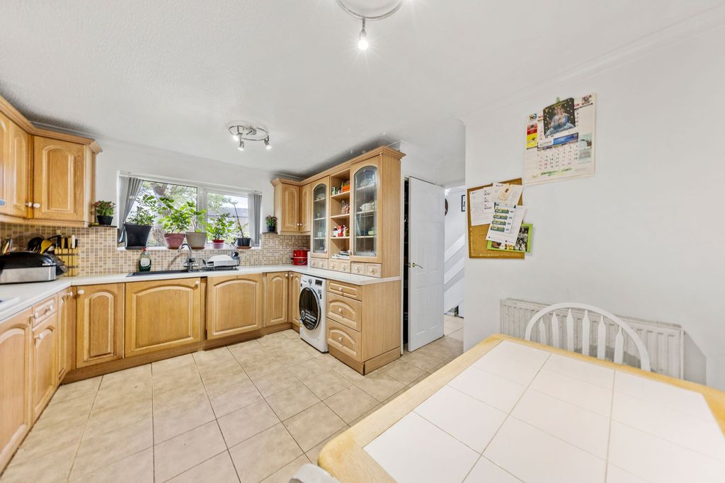 Property photo 3 of 21