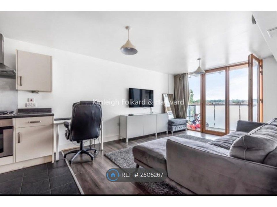 Property photo 3 of 12 Living Room