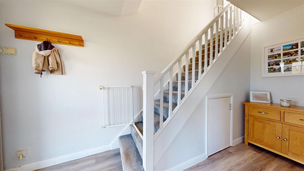 Property photo 2 of 16 Entrance