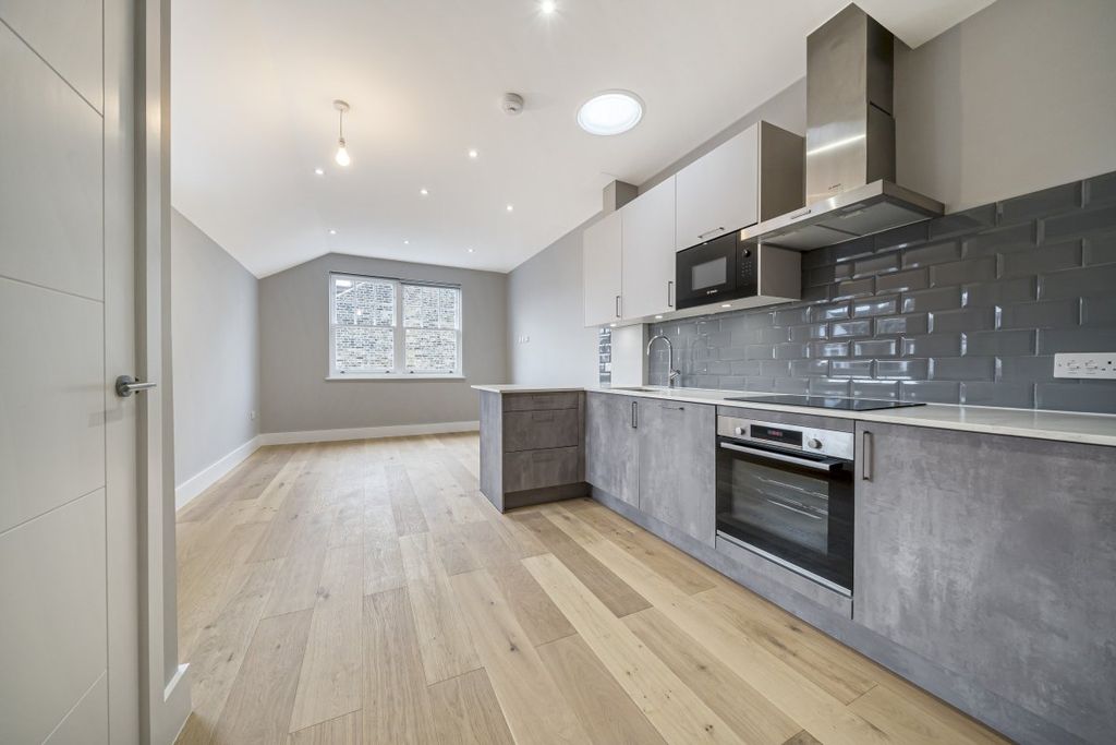 Property photo 2 of 7 953176 (2)