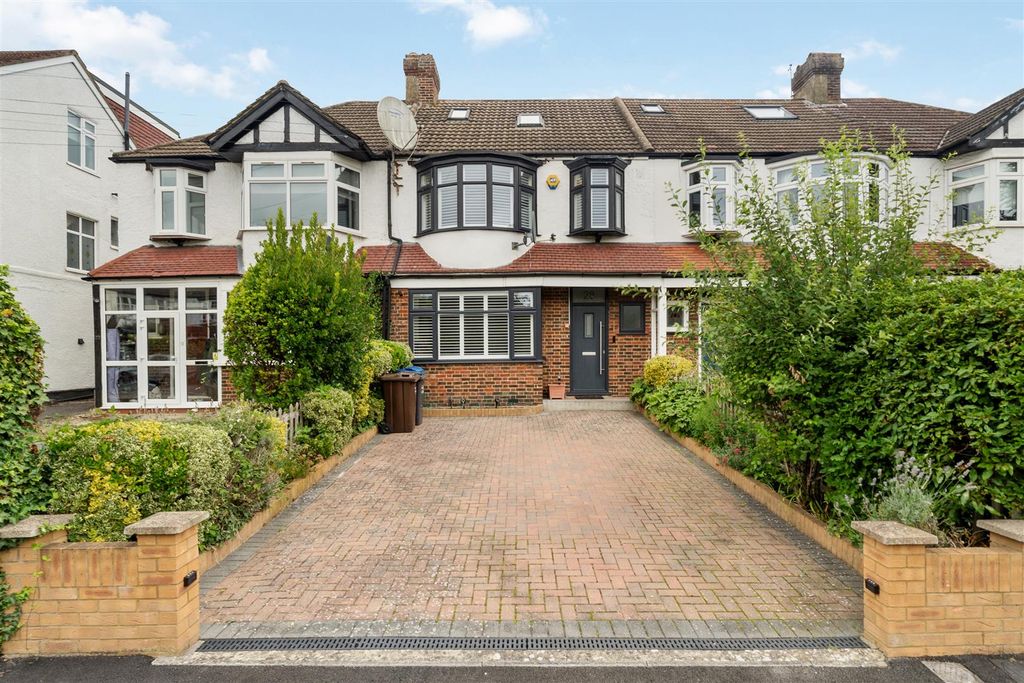Property photo 1 of 12 External