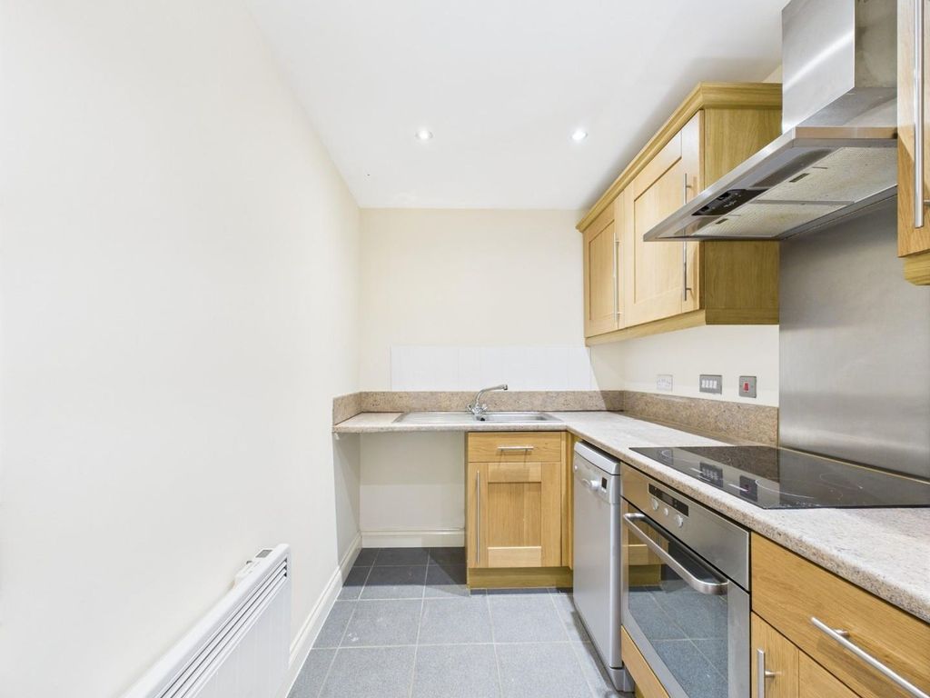 Property photo 3 of 15 Cam05513G0-Pr0005-Still014.Jpg