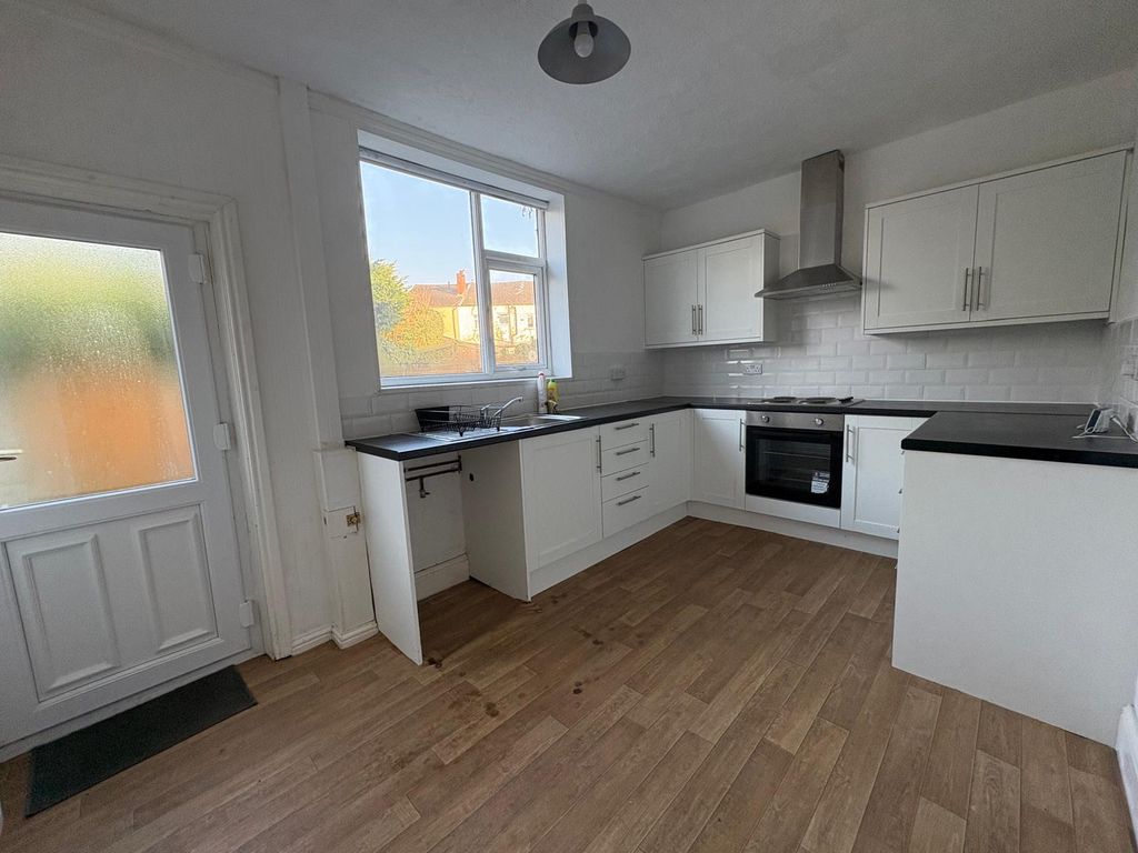 Property photo 3 of 8 Gallery