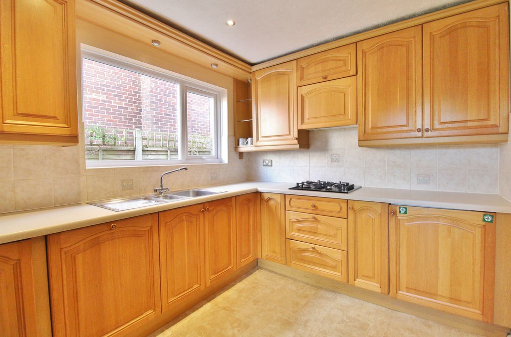 Property photo 3 of 35