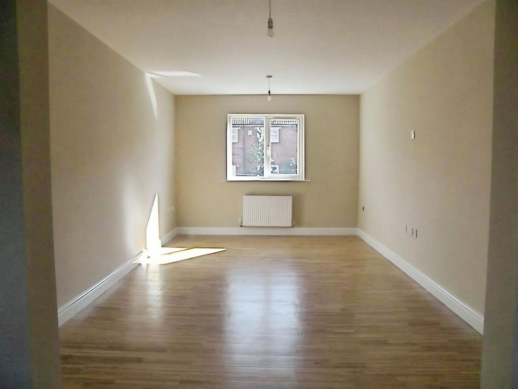 Property photo 3 of 6 Lounge (Reception)