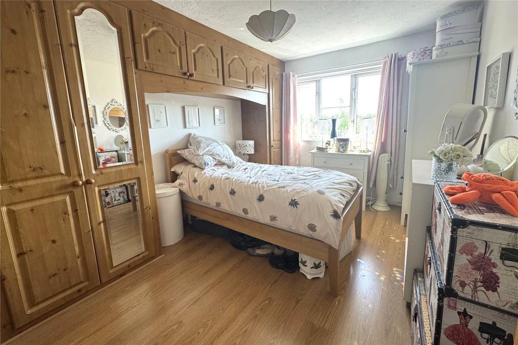 Property photo 3 of 11 Picture No. 12