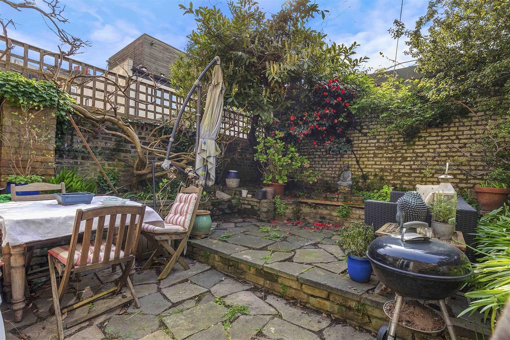 Property photo 3 of 15