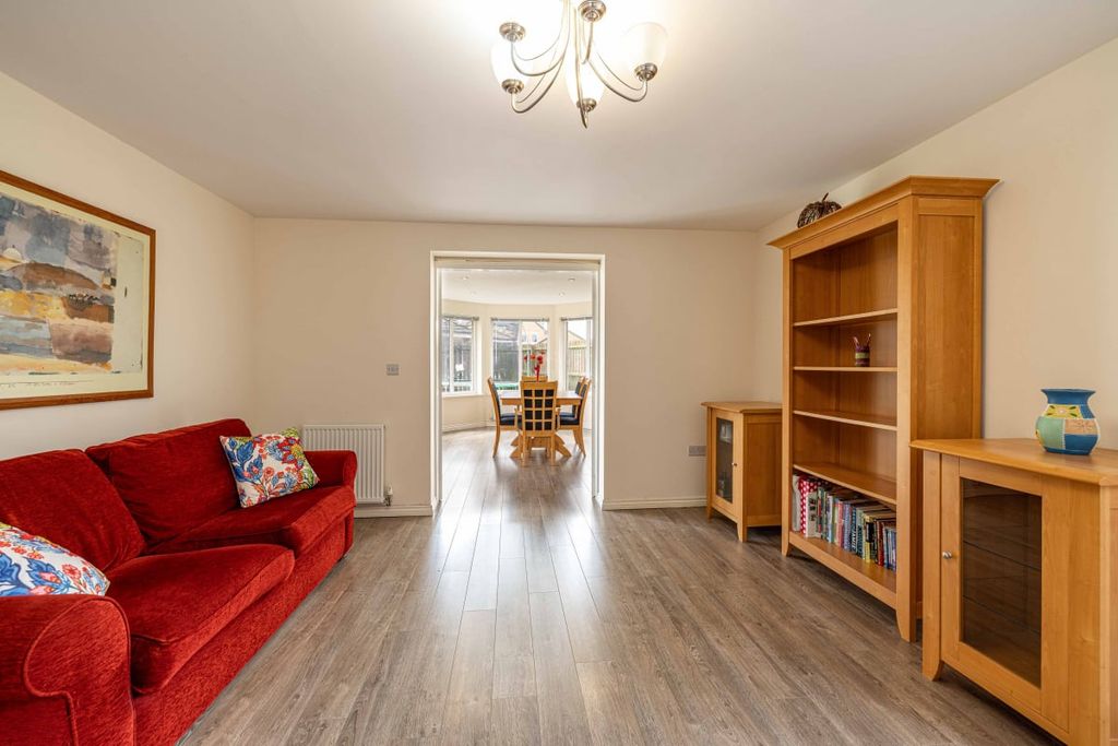 Property photo 2 of 30