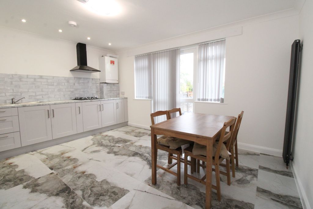 Property photo 3 of 6 Img_6526